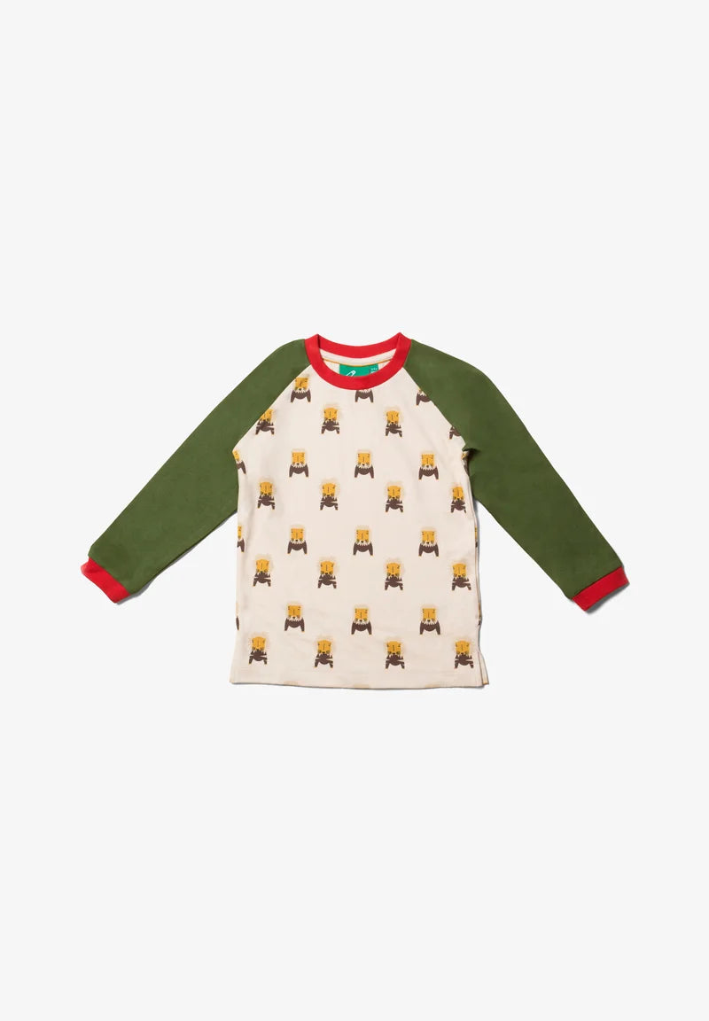 Bequemes Langarm-Shirt aus hochwertiger Bio-Baumwolle in grün und offwhite mit Löwen darauf 