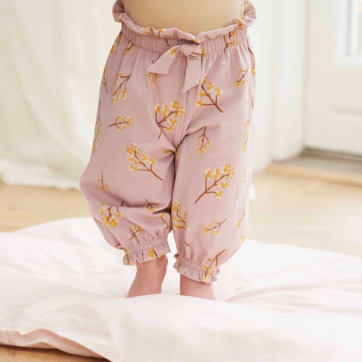 Leichte Hose aus Bio-Baumwolle in zartem rosa mit Gummibund 