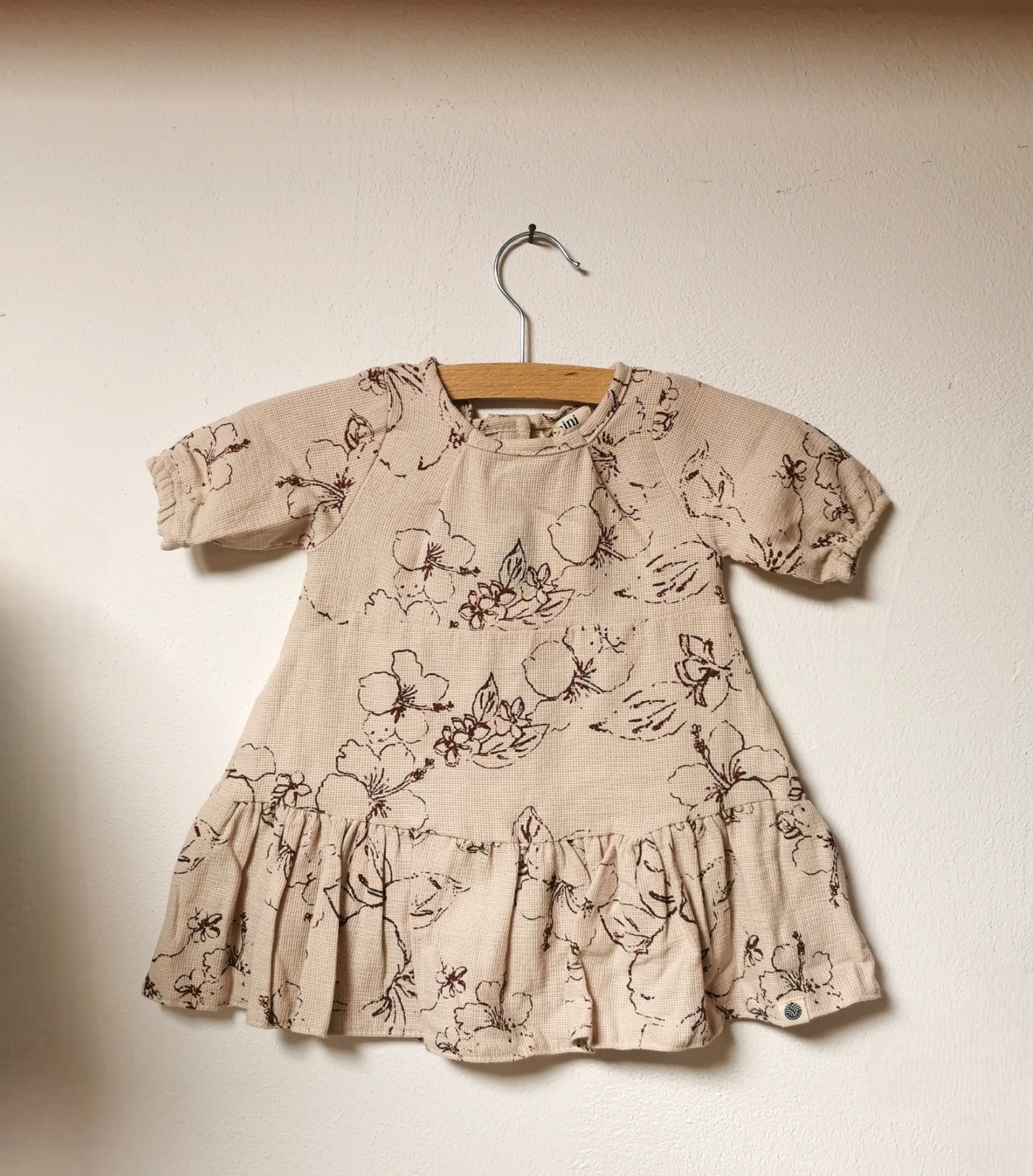 Wunderschönes Kleid mit Blumen von Vimini Fashion